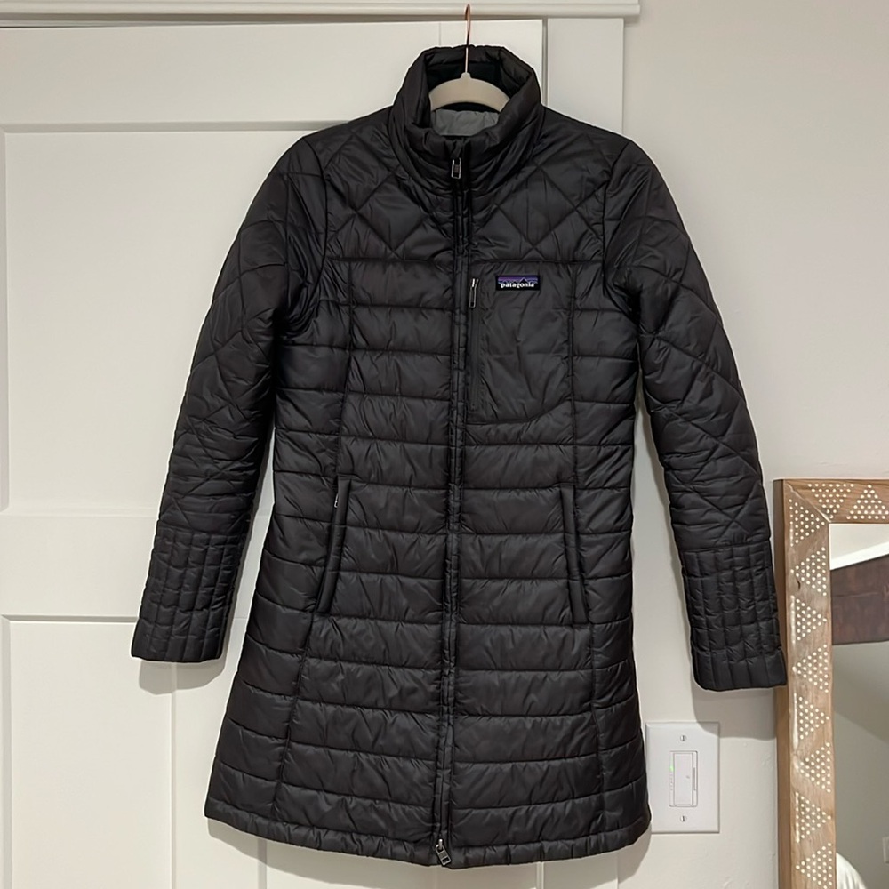 Mid length Patagonia quilted puffer coat size S
